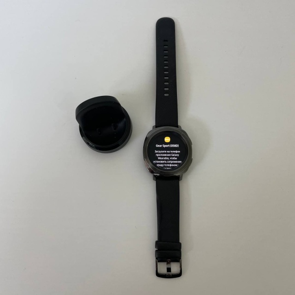 Смарт часы Samsung Gear Sport