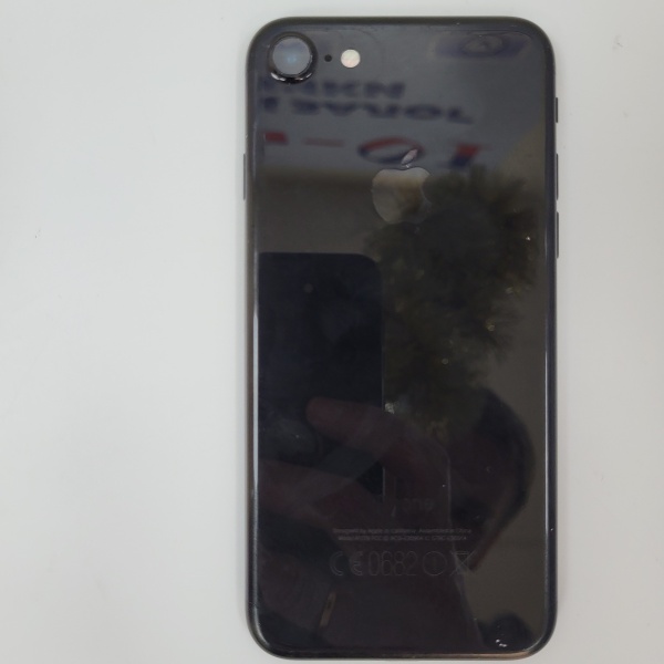 Мобильный телефон Apple iPhone 7 128 гб