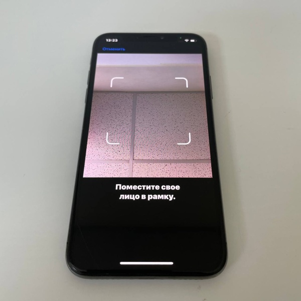 Мобильный телефон Apple iPhone X 64 ГБ