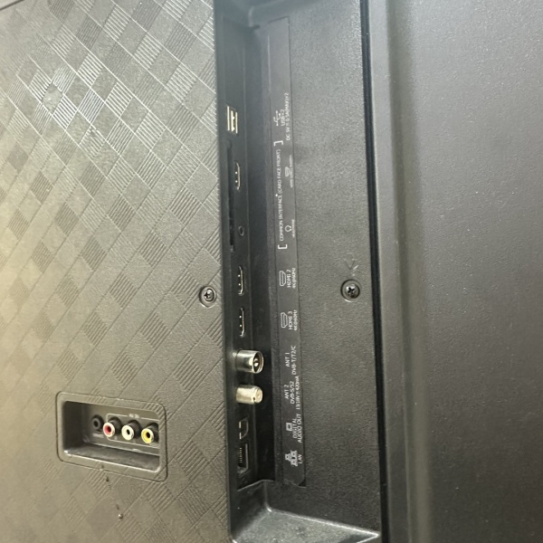 Телевизор LED Hisense 43E7HQ