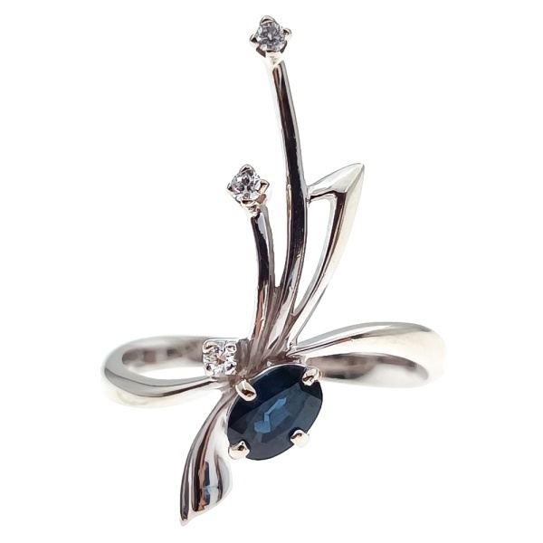 Кольцо из золота 585 пробы с бриллиантами и сапфиром