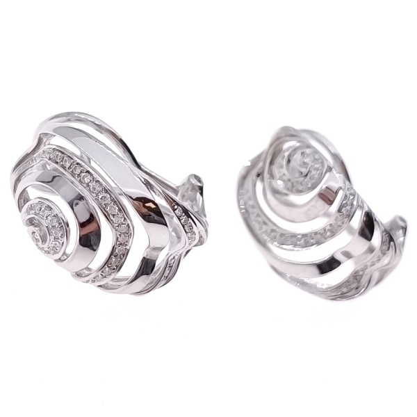 Серьги из золота 750 пробы с бриллиантами