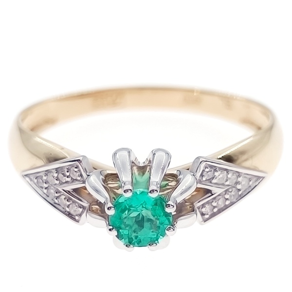 Кольцо из золота 585 пробы с изумрудом и бриллиантами