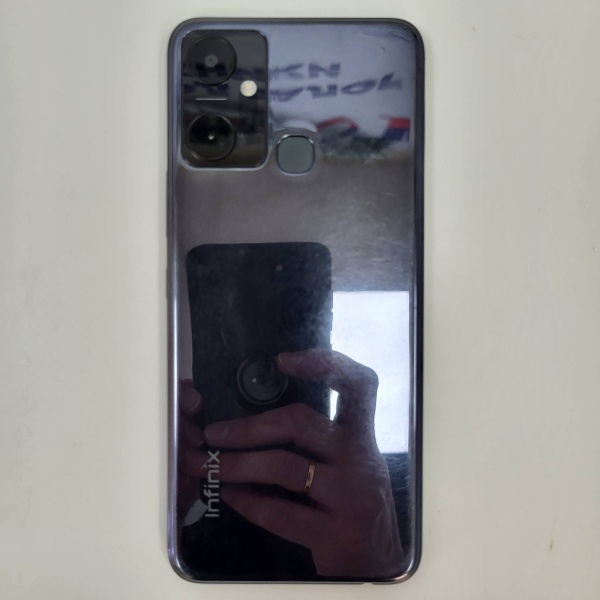 Мобильный телефон Infinix Smart 6 Plus 2/64 гб