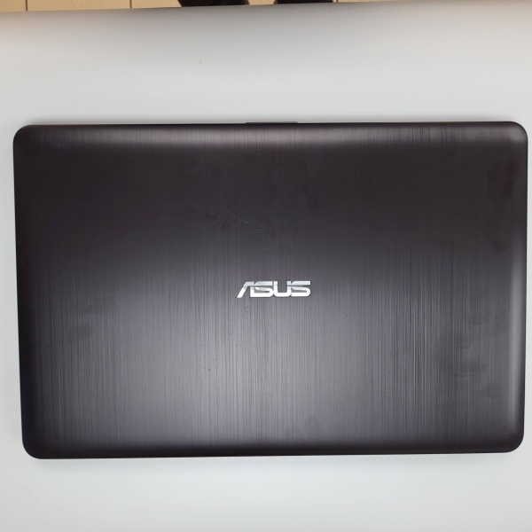 Ноутбук ASUS X541UV-GQ988T 15,6"/  Intel Core i3-7100U/ 4 Гб/ ssd 256 Гб