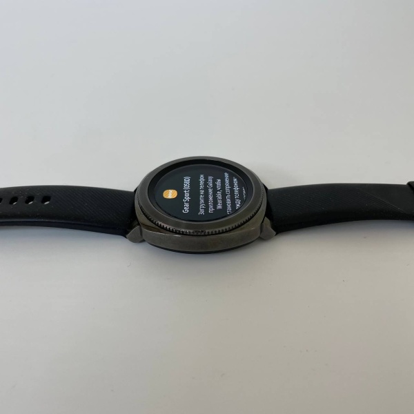 Смарт часы Samsung Gear Sport