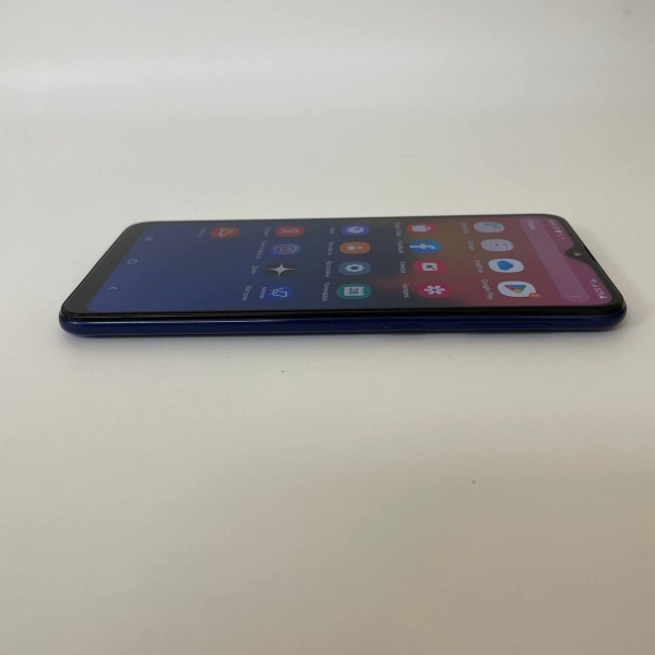 Мобильный телефон Samsung Galaxy A10 2/32 гб