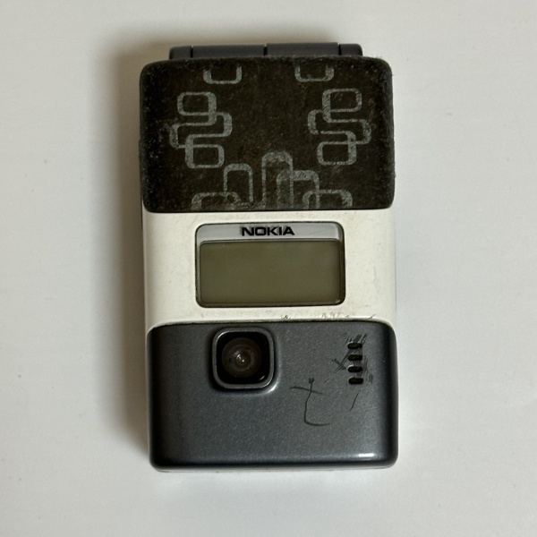 Мобильный телефон NOKIA 7200 