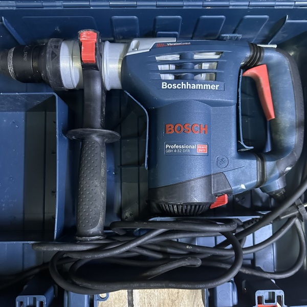 Перфоратор BOSCH GBH 4-32 DFR