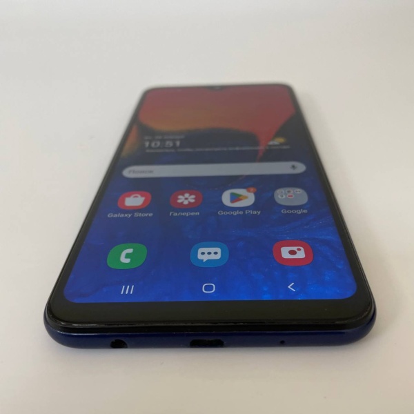 Мобильный телефон Samsung Galaxy A10 2/32 гб