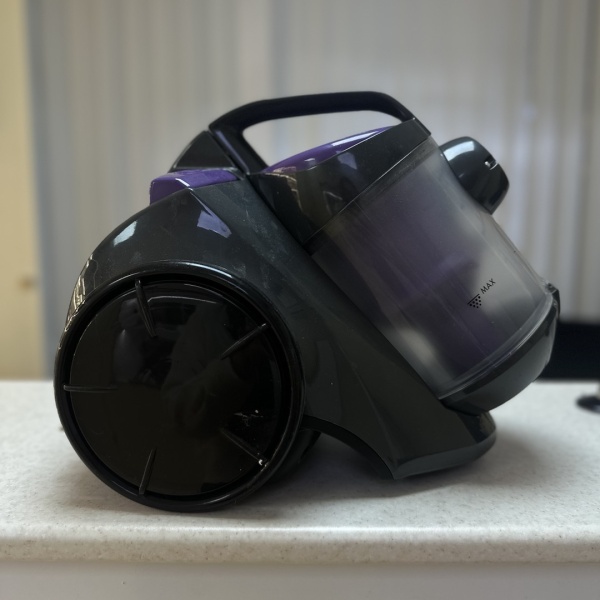 Пылесос HI HBL0D161