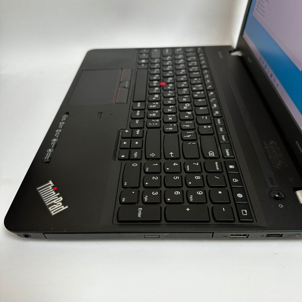 Ноутбук Lenovo ThinkPad E550 15,6"/ Core i3 4005U/ 8 Гб/ SSD 256 Гб