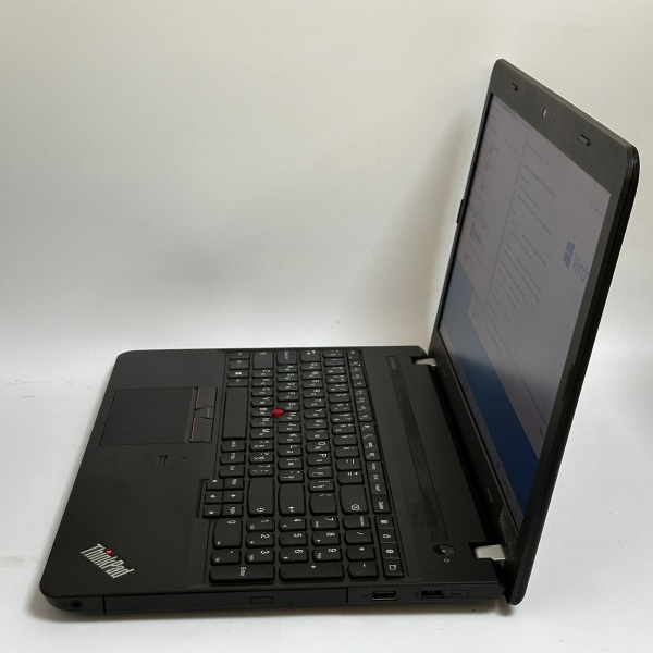Ноутбук Lenovo ThinkPad E550 15,6"/ i3 5005U/ 8 Гб/ HDD 500 Гб